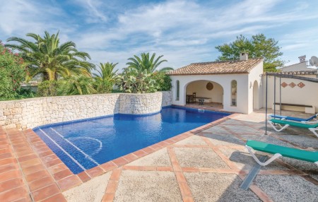 Pool mit BBQ-Casita