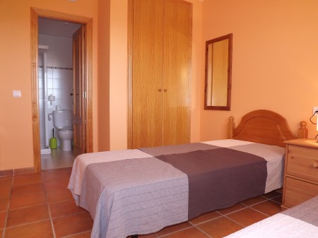Schlafzimmer 1